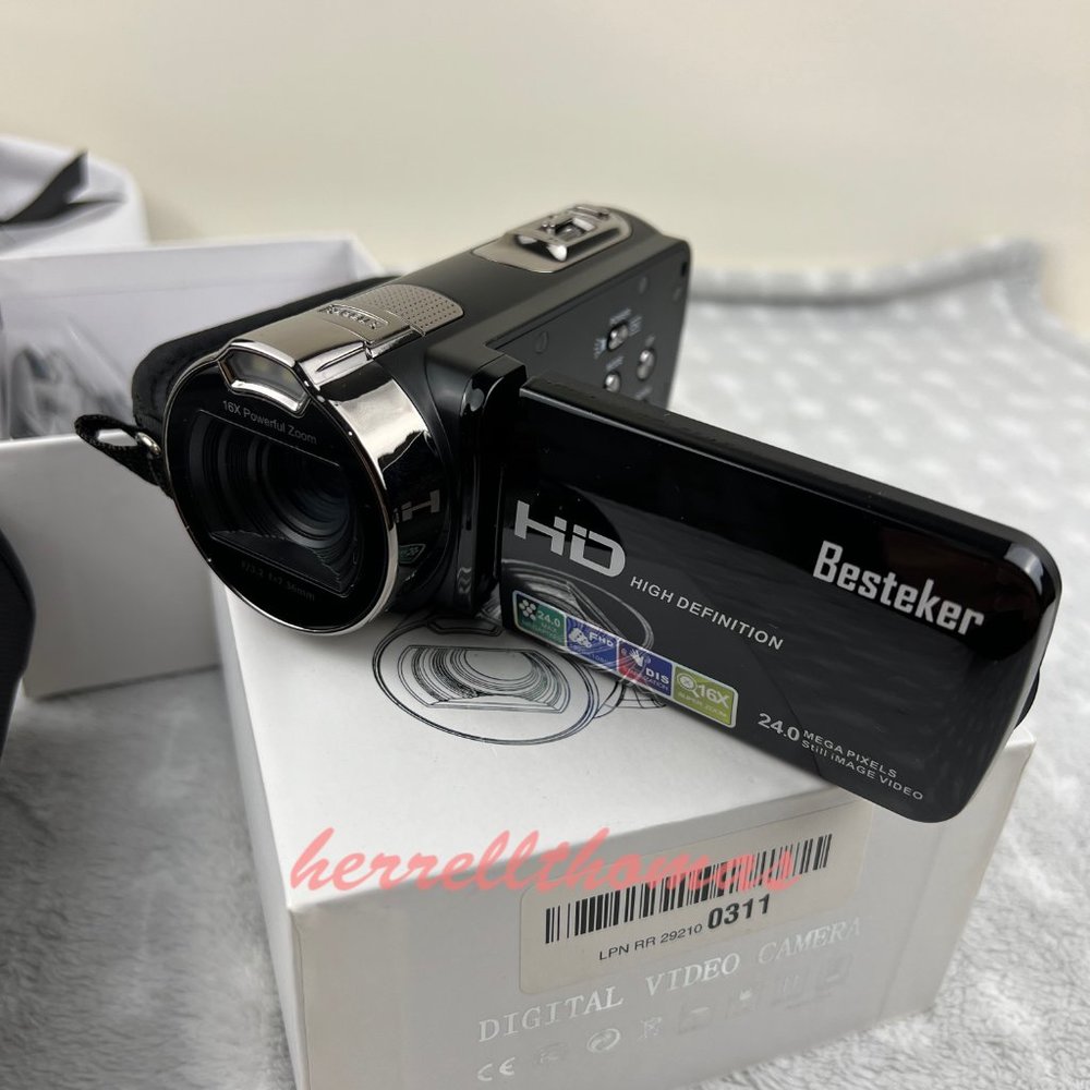 DIGITAL VIDEO CAMERA